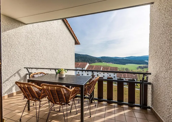 Stilvolle Auszeit I Balkon I Burgblick Regen